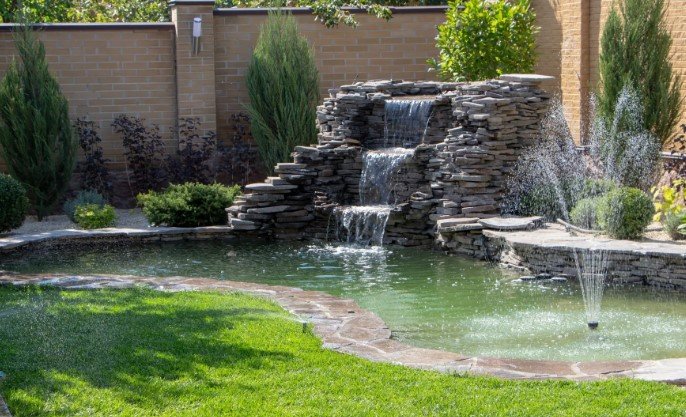 custom outdoor fountain design